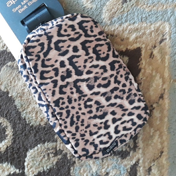 Apana Handbags - 2x*Host Pick*Apana See Me Run belt bag